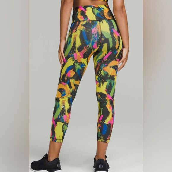 Lululemon Black Colorful Wunder Train High-Rise Tight 25" - Picture 3 of 8